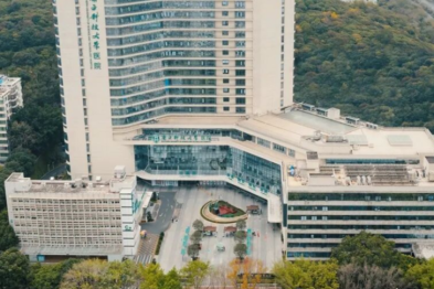 医生给 15 岁的她开了避孕药，妈妈急了：「这药不能吃！」