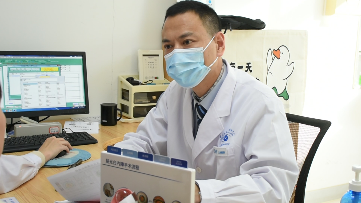 「工作放不下!」84 岁老翁在厦门眼科中心漳州眼科医院重获清晰视界,续写精彩人生