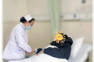 荆门市中心医院妇科深夜接力救治危重异位妊娠大出血患者