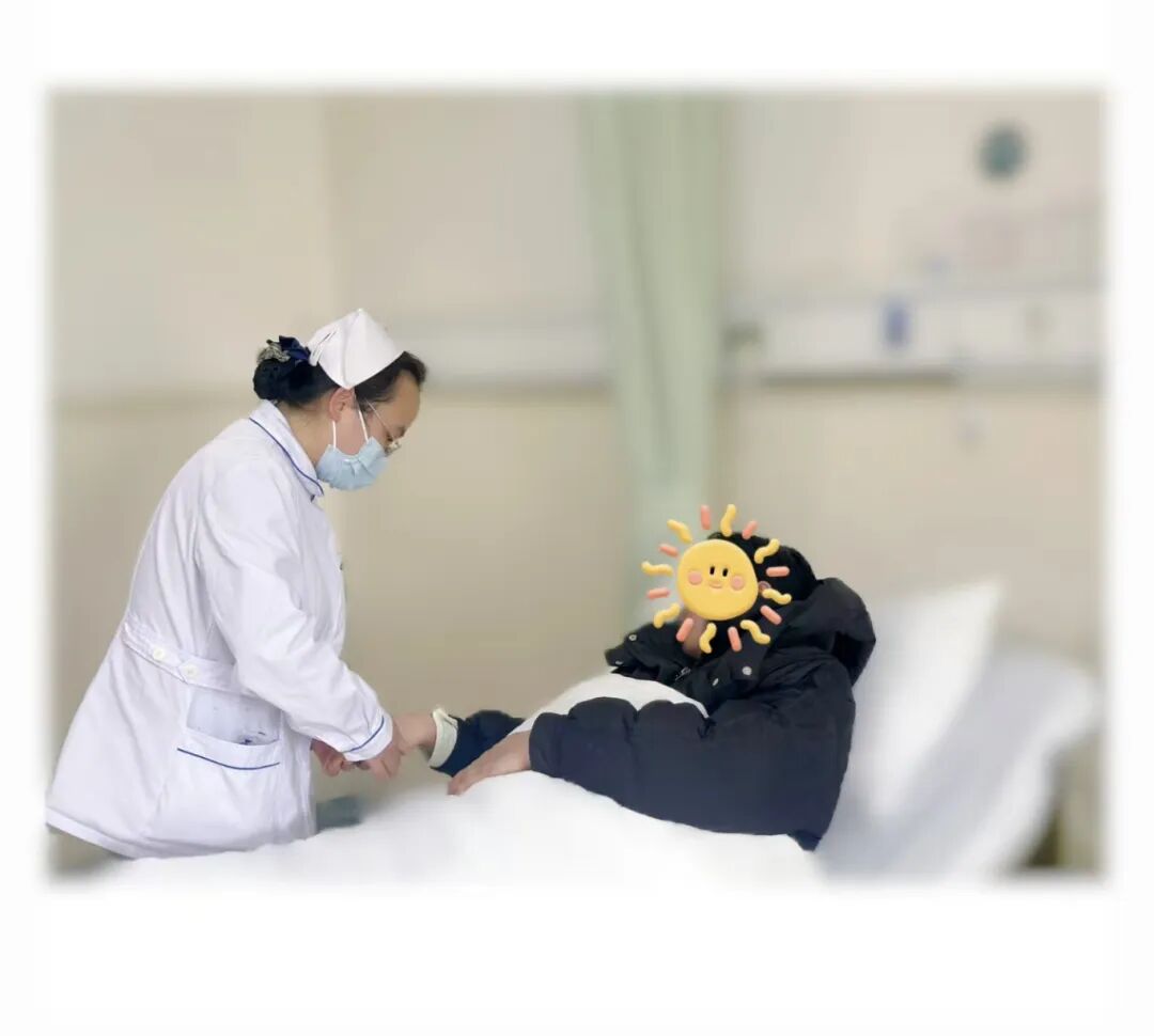 荆门市中心医院妇科深夜接力救治危重异位妊娠大出血患者