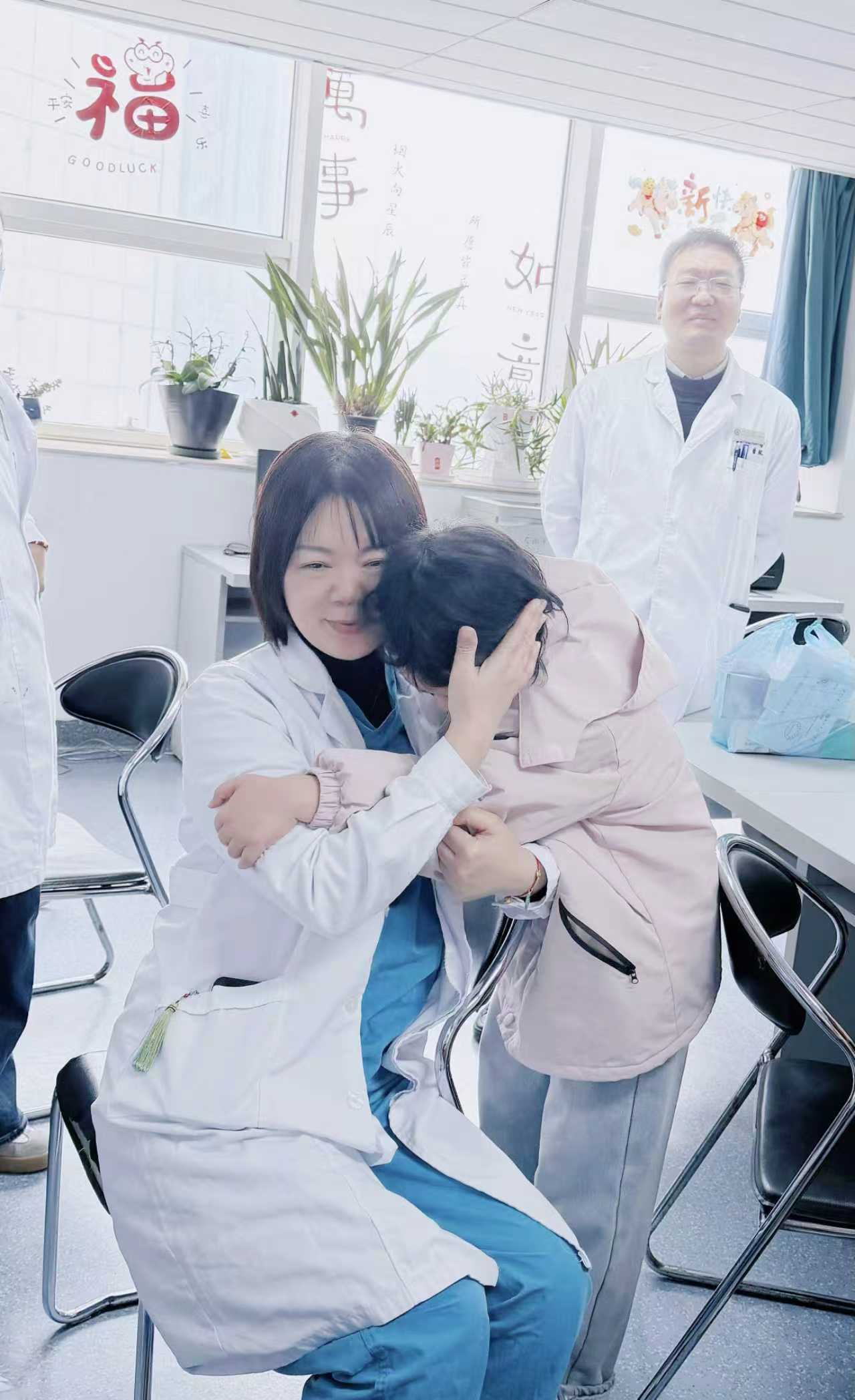 精湛医术拯救 3 名花季「石女」 武汉大学人民医院妇科洪莉教授团队连续攻克罕见生殖道畸形