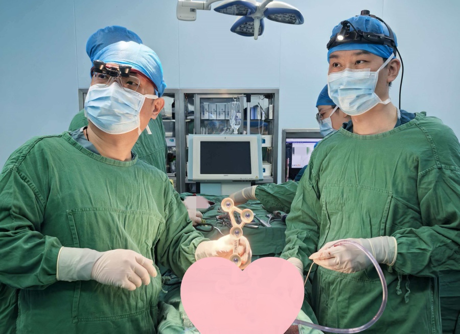 精准微创护脊柱!机器人助力脊柱骨折患者快速康复