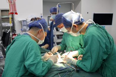 出生 3 天宝宝胃里藏 「炸弹」！西安交大一附院多学科联手为新生儿拆除罕见肿瘤