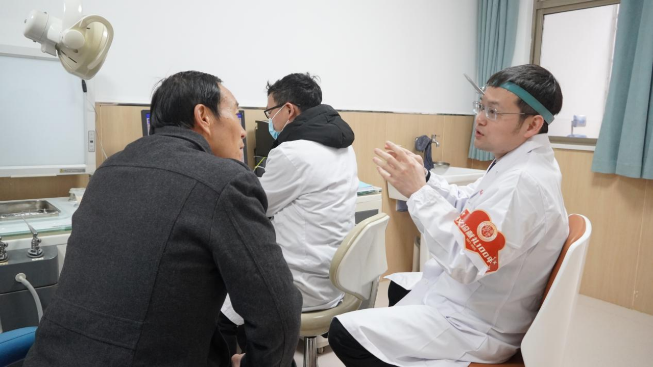 「百场义诊献礼 100 年二附」第 48 站活动走进贵溪