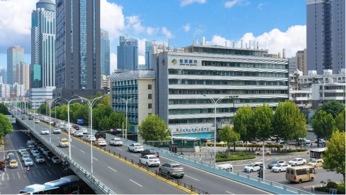 武汉普瑞眼科关念出席第十届眼科学教育大会 担任眼内镜手术带教导师