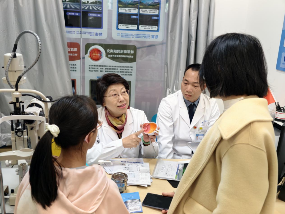 华厦眼科广西区域业务总院长吴西西：深耕眼科四十载，为万千孩子守住清晰「视」界