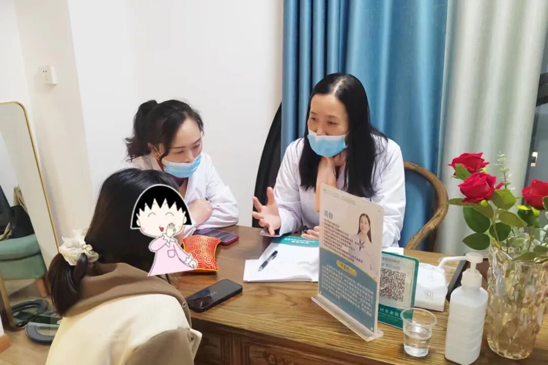 江湾基层联盟架起健康连心桥 省级妇科专家邵阳义诊暖民心