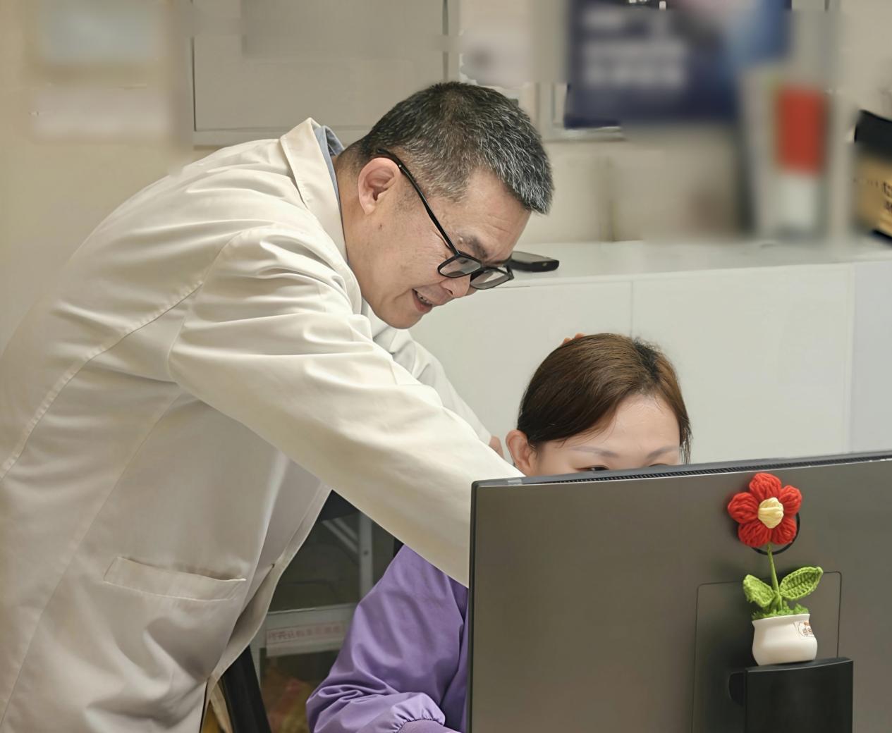 对话李涛教授丨夫妻共治,把「被忽视的一半」带回诊室