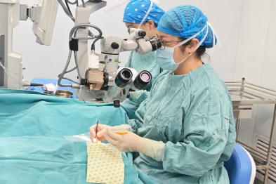 47 岁女子高度近视合并白内障，武汉普瑞眼科医院个性化手术助其重获清晰视界