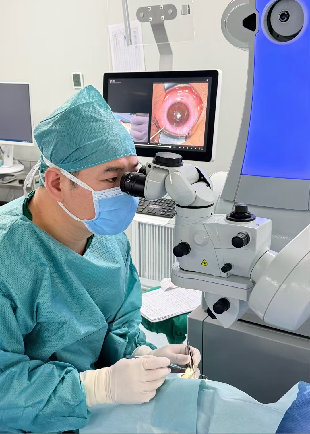 陪护家属「顺手」摘镜 北京华厦民众眼科医院 SMILE Pro 手术助其重获清晰「视」界