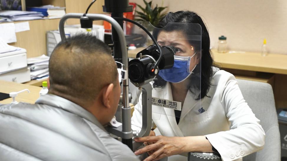 依托全球化布局，爱尔眼科眼底光动力治疗直通香港