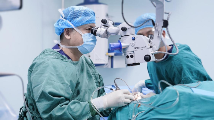 爱尔眼科兰长骏：用仁心为眼疾患者「除盲」