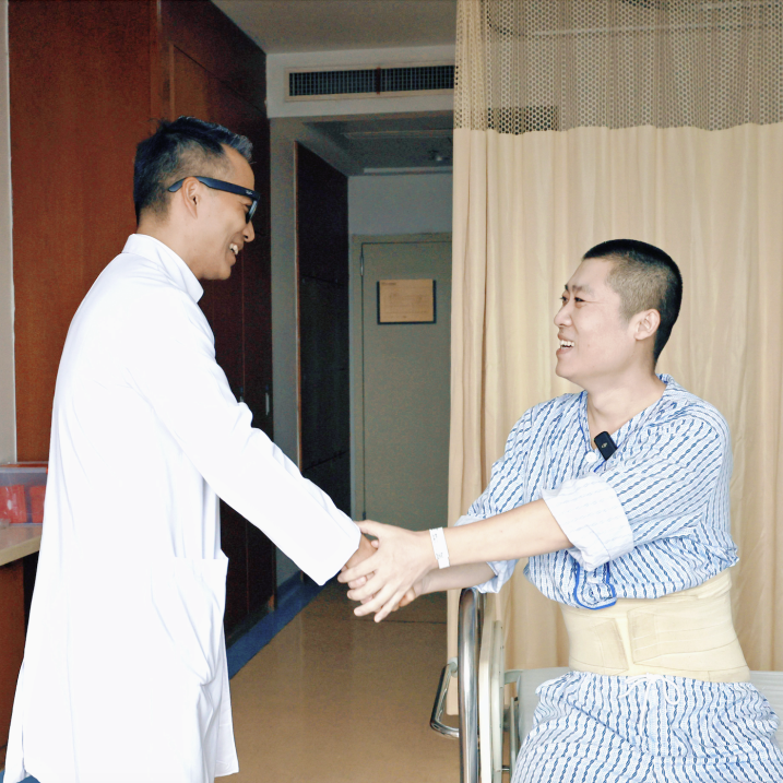 跨越 3 万里,从非洲到义乌:严重腰椎病患者的「微创」重生之路