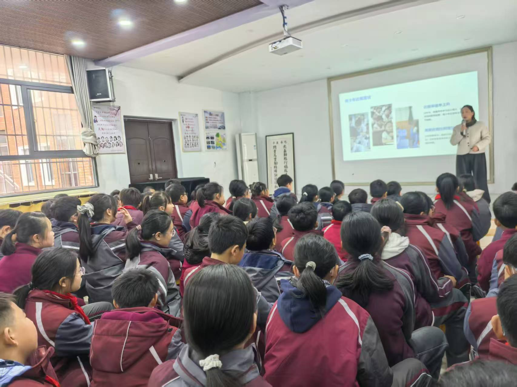 近防 365 瞳爱伴我行——宜昌华厦走进西陵区天问小学,开展「近防 365·瞳爱校园行」—近视防控科普讲座宣传活动