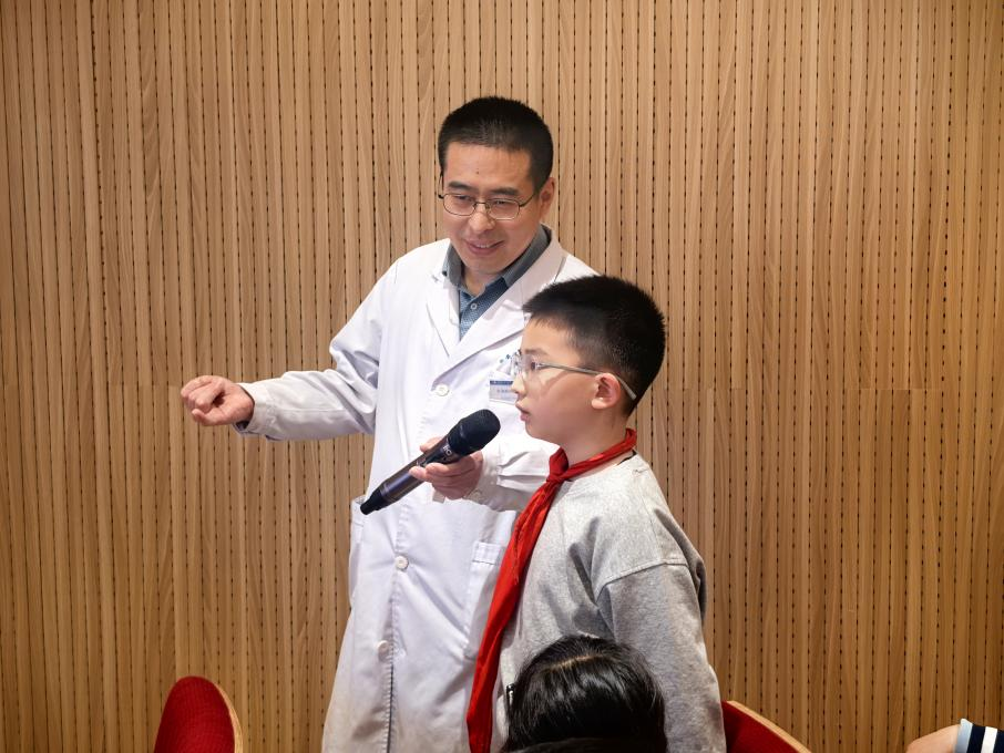 公益护成长——西安华厦眼科医院校园近视防控行动纪实