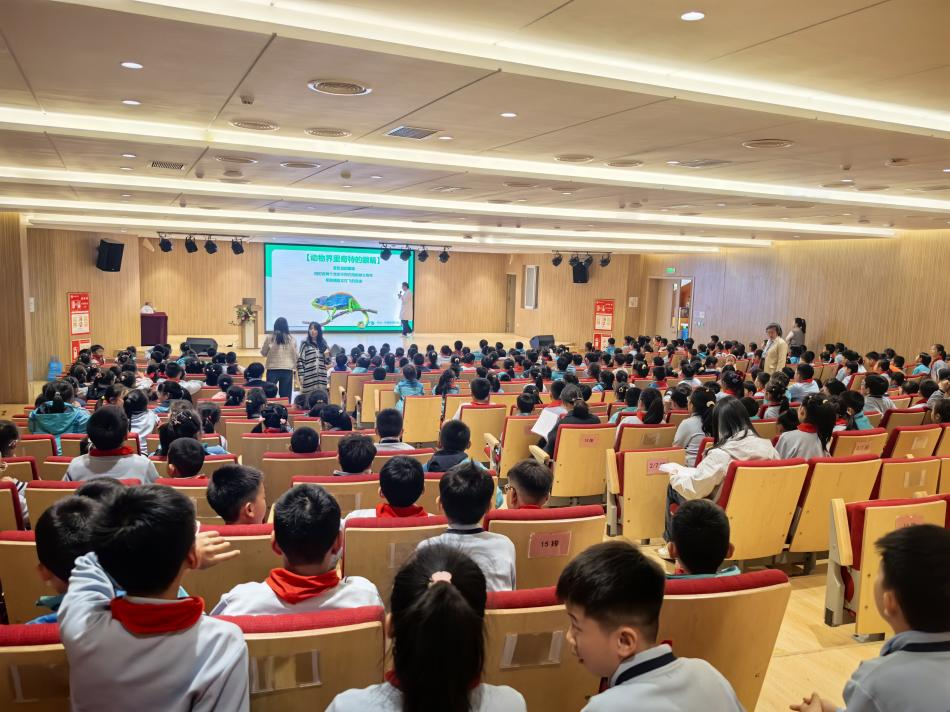 公益护成长——西安华厦眼科医院校园近视防控行动纪实