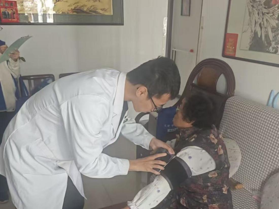 光明与爱一同入户——天津华厦眼科医院公益行走进向阳路街道