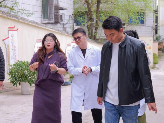 让公益成为习惯 重庆松山医院走进特教学校，守护「星星的孩子」