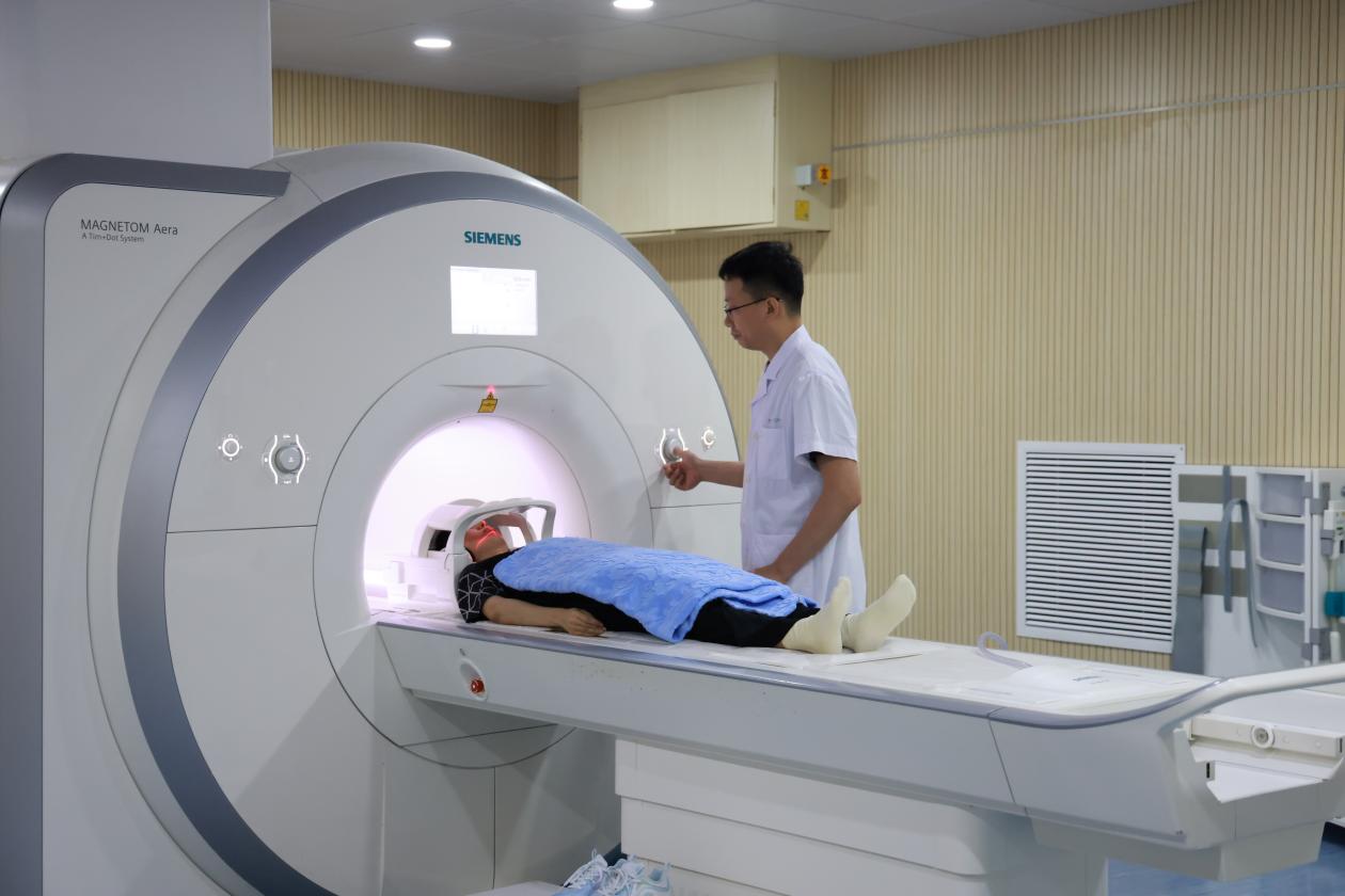 南科大医院多措并举缩短患者影像检查报告等待时长