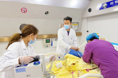 成都健嘉首例带机高压氧治疗，开启重症康复新篇章