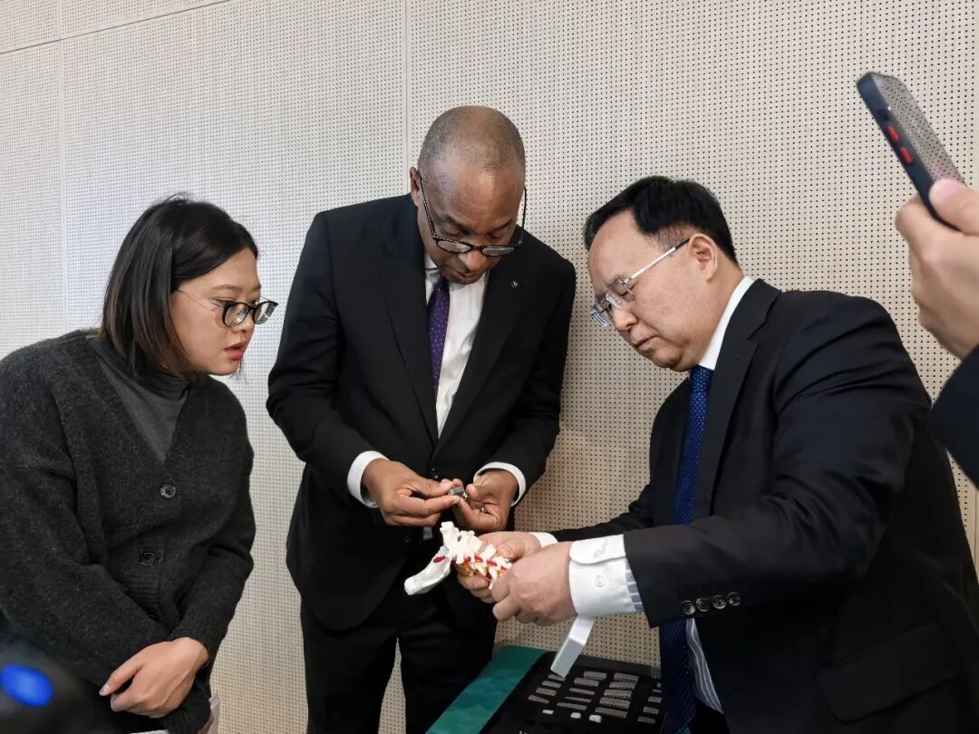 国际知名期刊《新英格兰医学杂志》副主编来院交流 聚焦这项「可动」技术