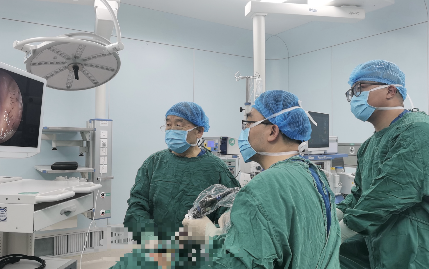 重庆松山医院连续成功实施 4 例喉癌手术