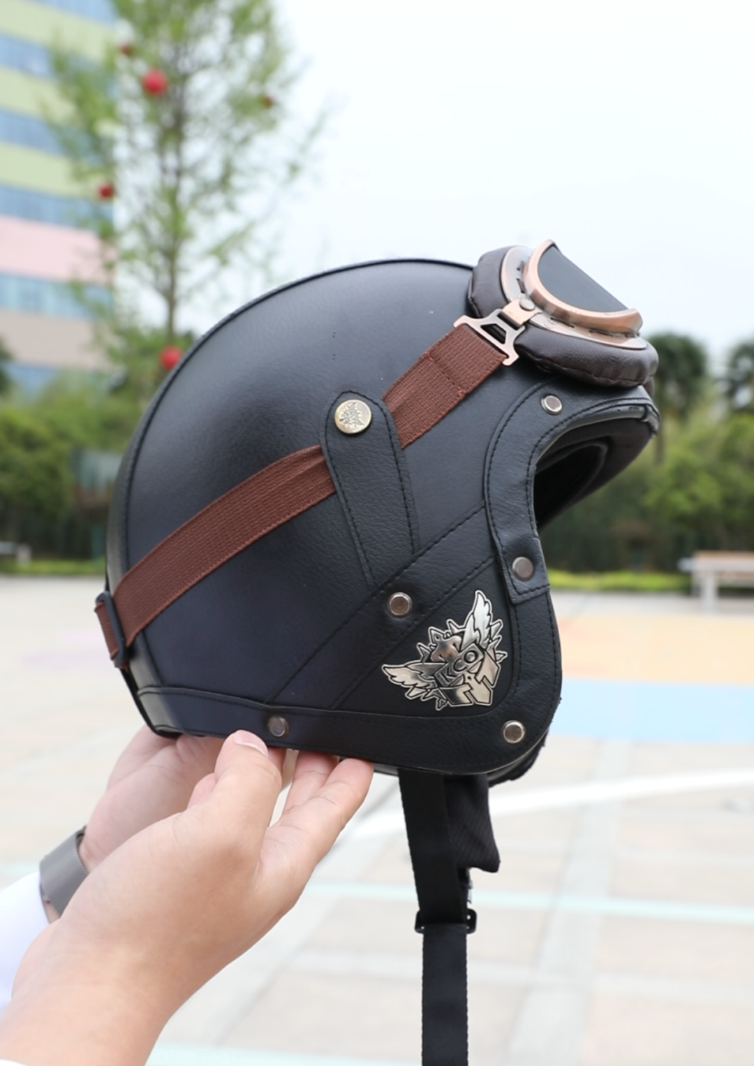 张雪机车夺冠刷屏，医生却急了：走着进急诊的人，可能下一秒就要开颅