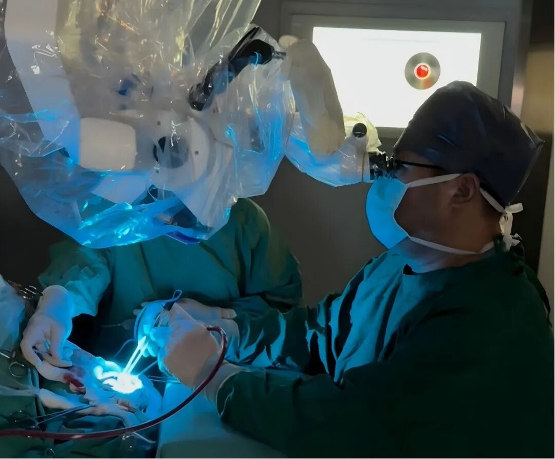 「苹果大」脑瘤压住 5 岁娃命门！小脑被挤 2/3，打个喷嚏就完了…