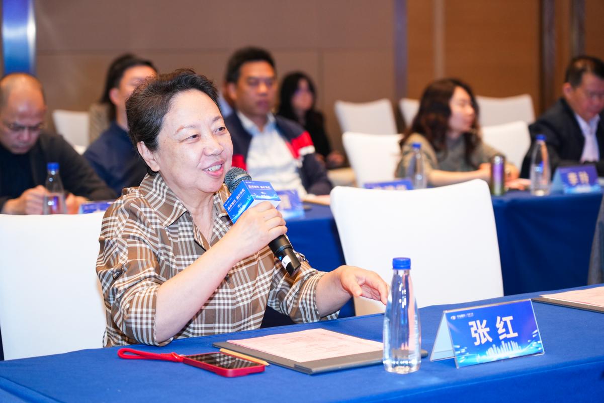 天津华厦眼科医院张红教授续聘华厦眼科白内障专委会专家