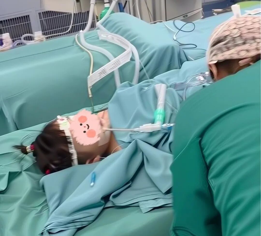 「苹果大」脑瘤压住 5 岁娃命门！小脑被挤 2/3，打个喷嚏就完了…