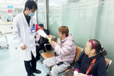 北京华厦民众眼科医院用心为百姓送关怀，「党员志愿者」服务受赞誉