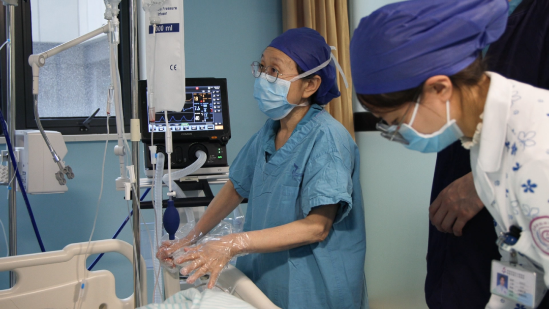 守护「心」生：阜阳市第六人民医院心脏大血管外科 1 周成功救治 4 位高龄心脏病患者