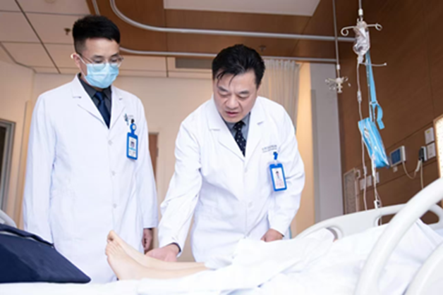 30 年修复万根脊柱，合肥京东方医院骨科刘艺明