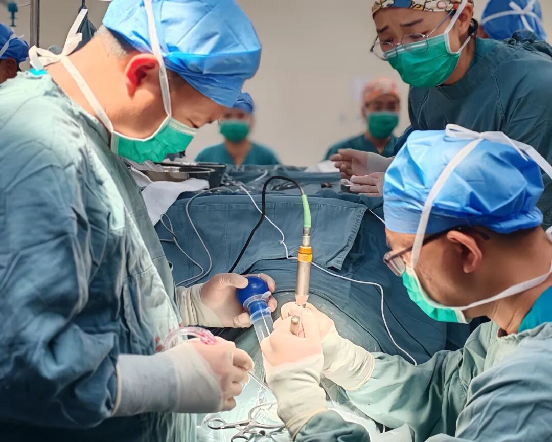 把取下的头骨「装」回去:自体颅骨修补术的临床突破