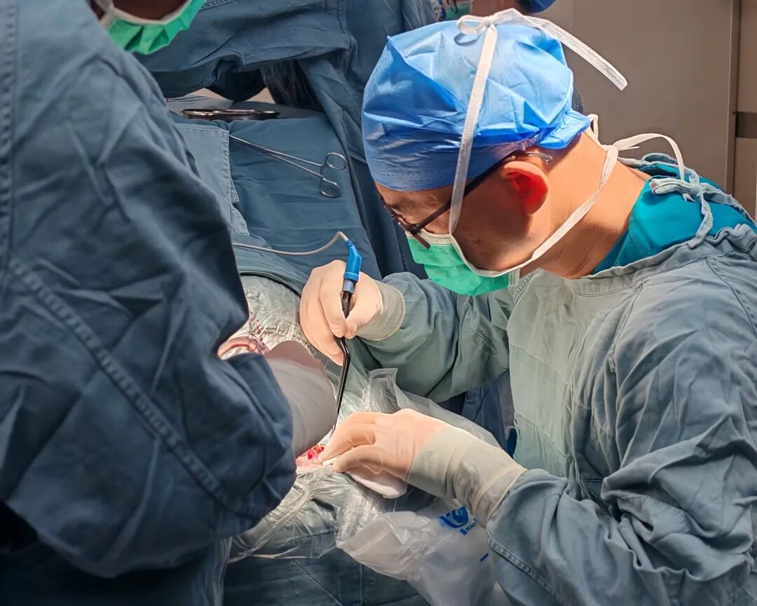 把取下的头骨「装」回去:自体颅骨修补术的临床突破