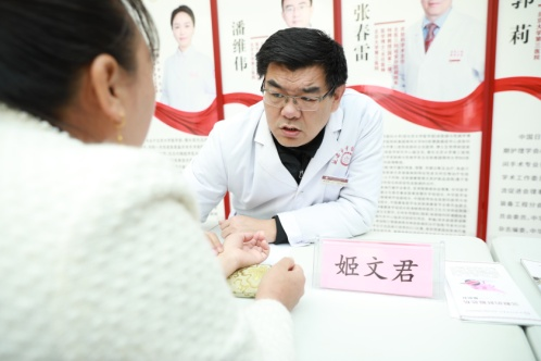 【全国爱肝日】我院感染性疾病科（脾胃肝病科）开展系列活动，守护肝脏健康