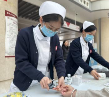 【全国爱肝日】我院感染性疾病科（脾胃肝病科）开展系列活动，守护肝脏健康