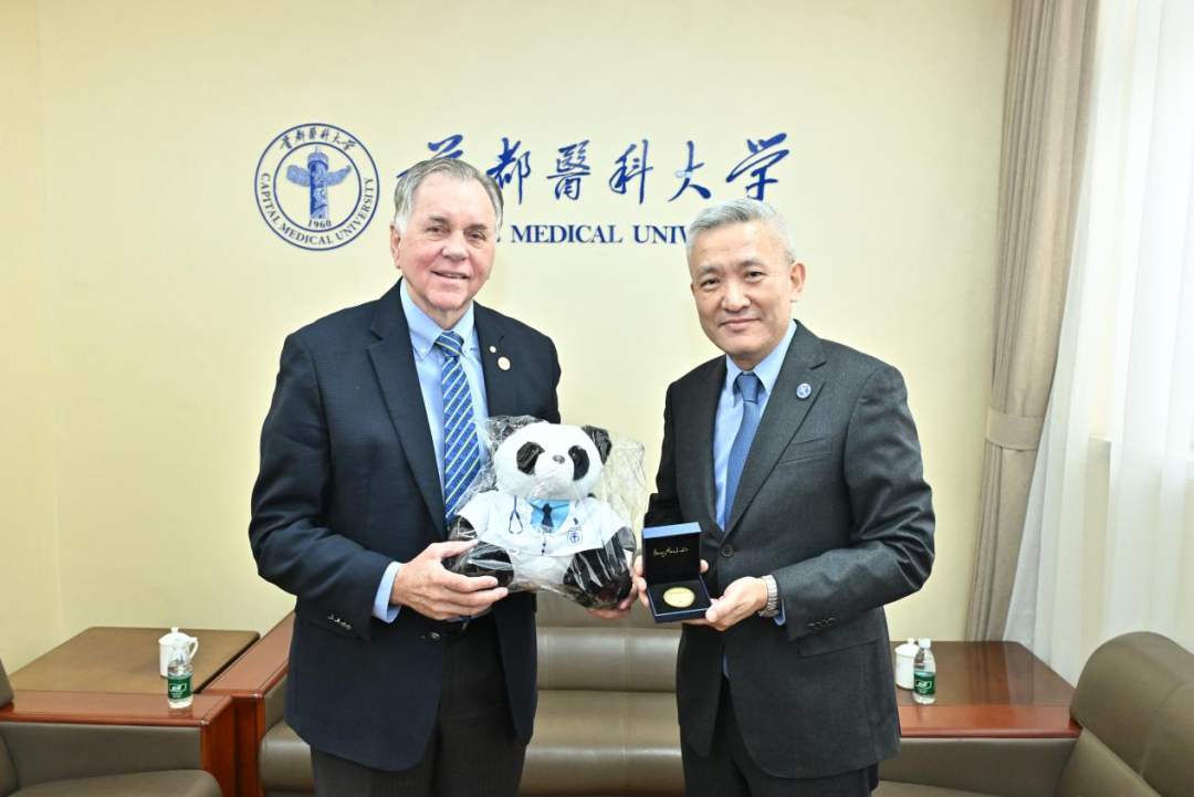 诺奖得主巴里·马歇尔教授首医阶平讲堂开讲！一起解锁医学创新密码