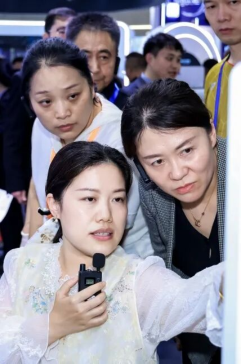 2026COOC 丨武汉普瑞眼科关念担任新全飞 SMILE pro 全国带教专家