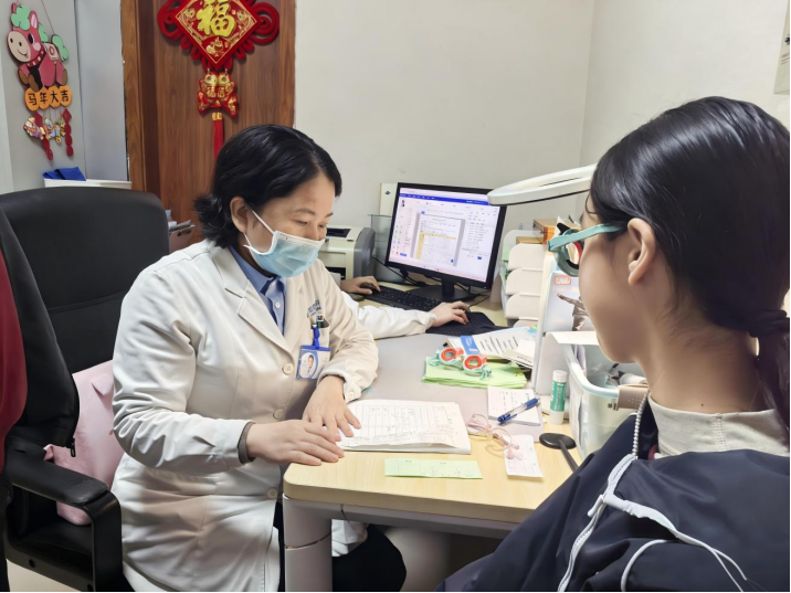 离焦 RGP 和其他镜片相比近视防控效果怎么样?眼科专家林珊来解答