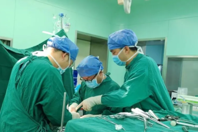 从瘫痪到行走，骨科成功救治严重脊髓型颈椎病患者