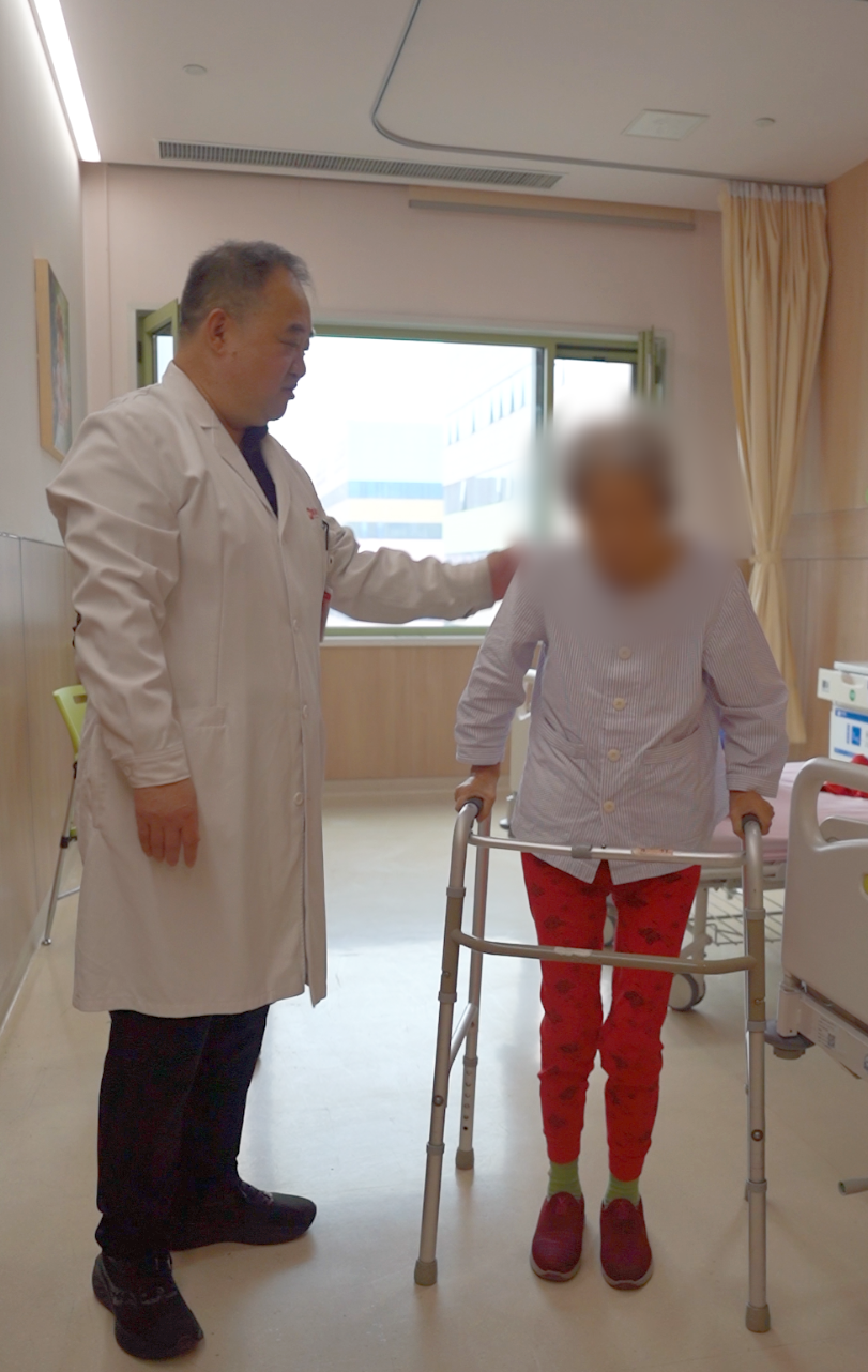 86 岁，当「人生最后一次骨折」遇上心脏 3 根血管堵了 2 根