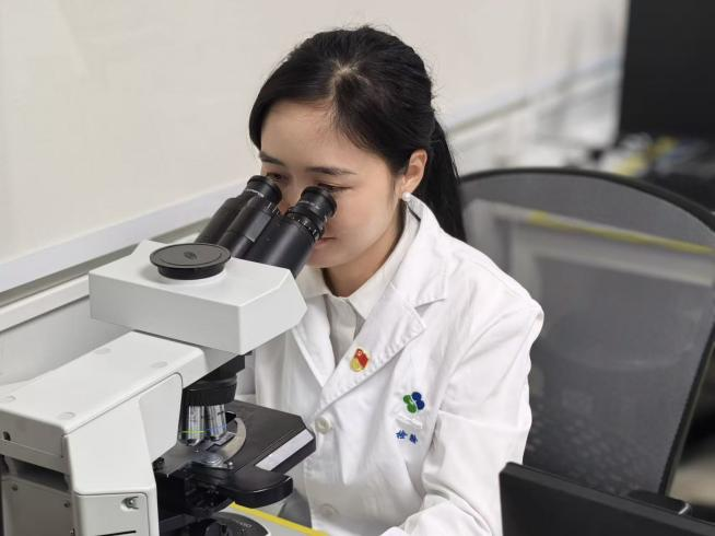 金奖，不过是她把「热血」玩成了日常