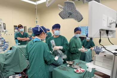 6 岁娃，左眼越「凸」越大，像金鱼眼无法回缩。原因竟是……