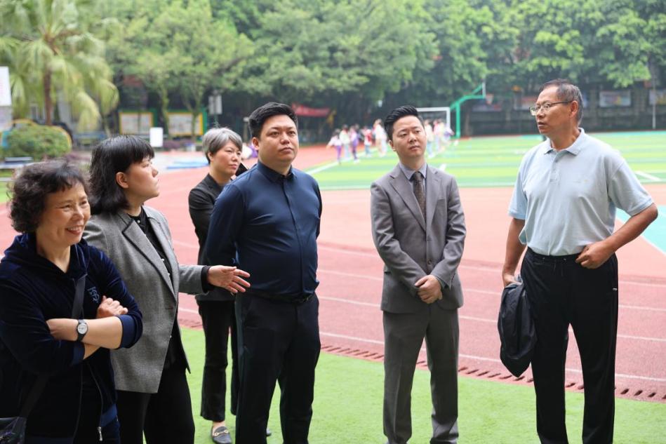 渝州眼科×九龙坡区老科协：走进谢家湾朵力小学，开展爱眼护眼公益科普讲座