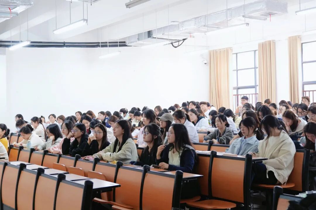 校企融合,共探清晰|郑州视光眼科医院走进商丘医学高等专科学校开展眼健康科普讲座