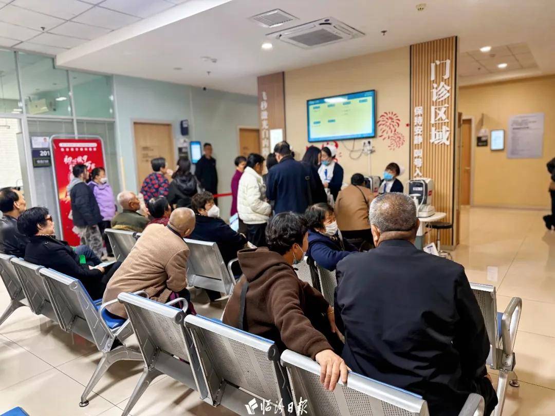 与「黑暗」博弈！临汾爱尔眼科医院孟建中为万千双眼重拾光明