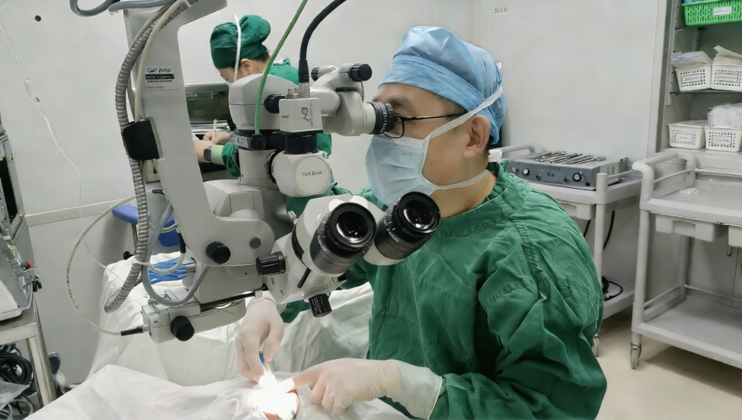 人文视角 | 守护折翼天使 传递医者温情