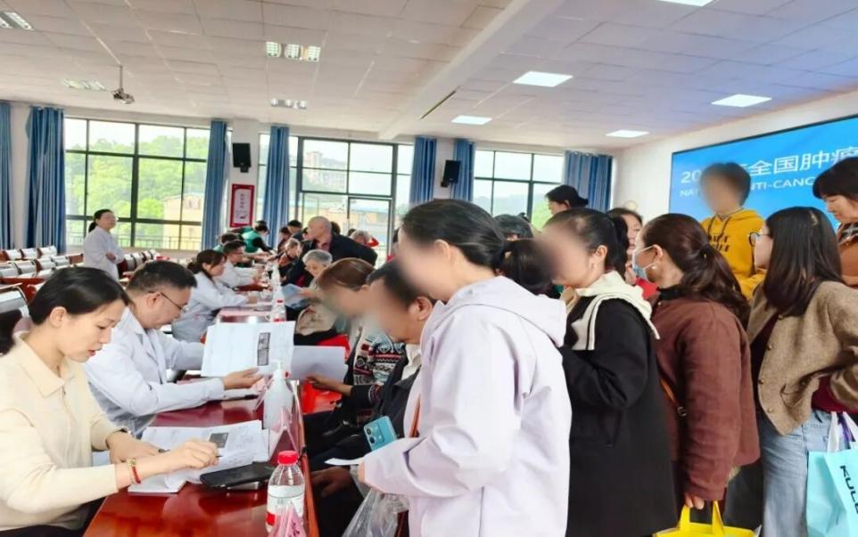 这场肿瘤防治义诊，居民直呼太贴心