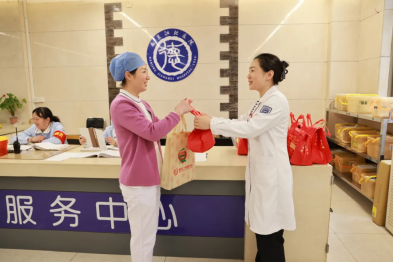 我院职工二次献血帮扶五保烧伤患者